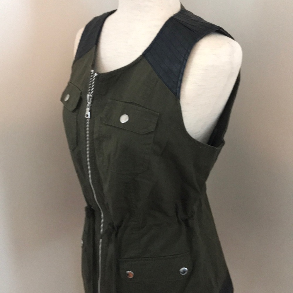 Guess vest - Picture 5 of 5